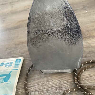 GE Steam and Dry Iron 年代物 レトロ 動作確認済み Vintage GE General Electric Steam & Dry Iron 1100 Watts Cloth Cord