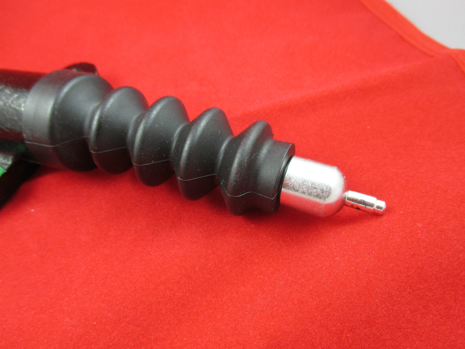 Mazda Miata 19902005 New OEM clutch slave release cylinder NA0141