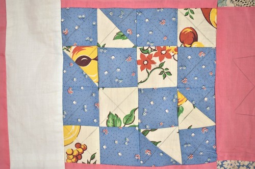 HERMOSO Edredón Antiguo "Crockett Cabin" Años 30 ~ ¡BONITOS COLORES! - Imagen 6 de 11