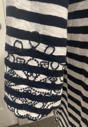 CAMISA TALBOTS BLUSA MUJER TALLA XS NEGRO BLANCO RAYAS BORDADA NUEVA CON ETIQUETAS - Imagen 7 de 9