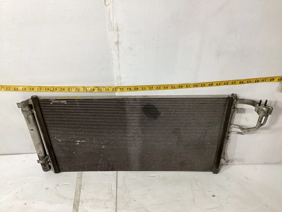Condensador de refrigeración aire acondicionado Kia Cadenza 2014-2016 OEM. Foto 2 de 4