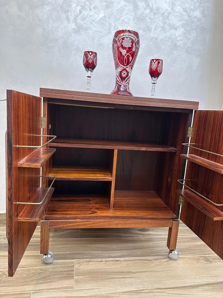 Torbjørn Afdal para Bruksbo Noruega - Armario de bar abatible en palisandro años 60 Foto 4 de 4