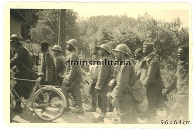 Orig. Foto Kolonne franz. Kolonial Gefangene in Frankreich 1940