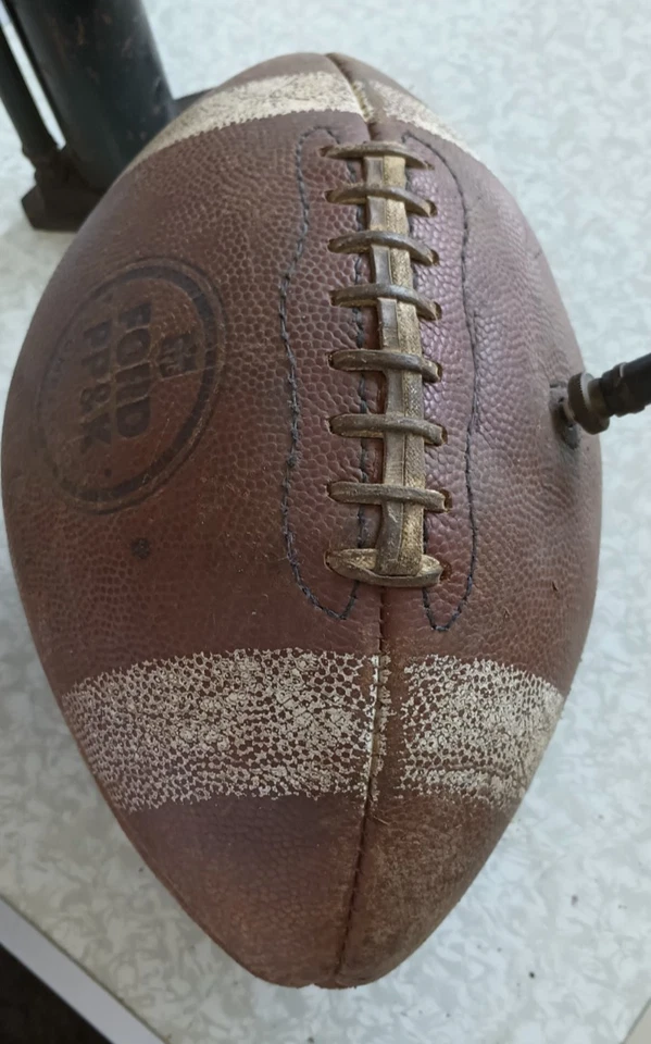 Pelota de competición de fútbol americano Punt, Pass & Kick edades 11-12-13 años 70 Rawlings + camiseta Foto 3 de 4