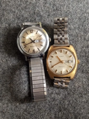 Timex Lot Q Mens Silver Tone Day-Date England Dial Quartz Watch & Electronic