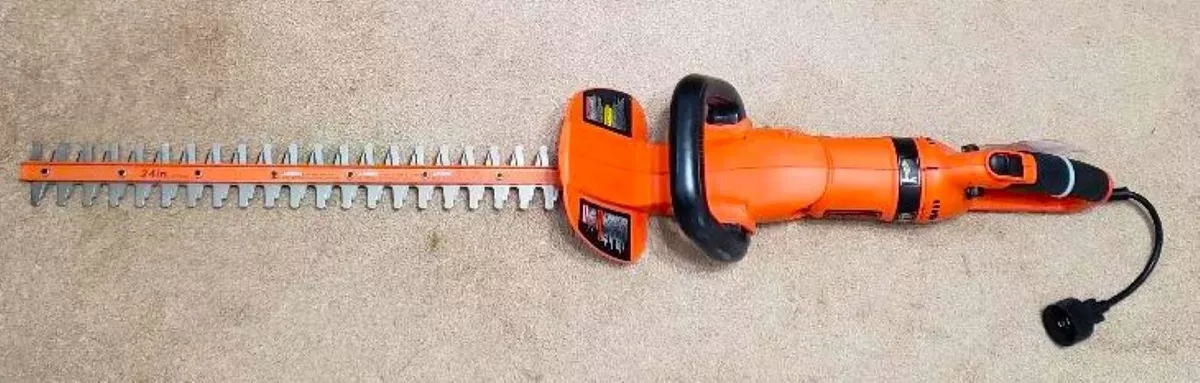 Black & Decker 24 in. Hedge Trimmer with Rotating Handle