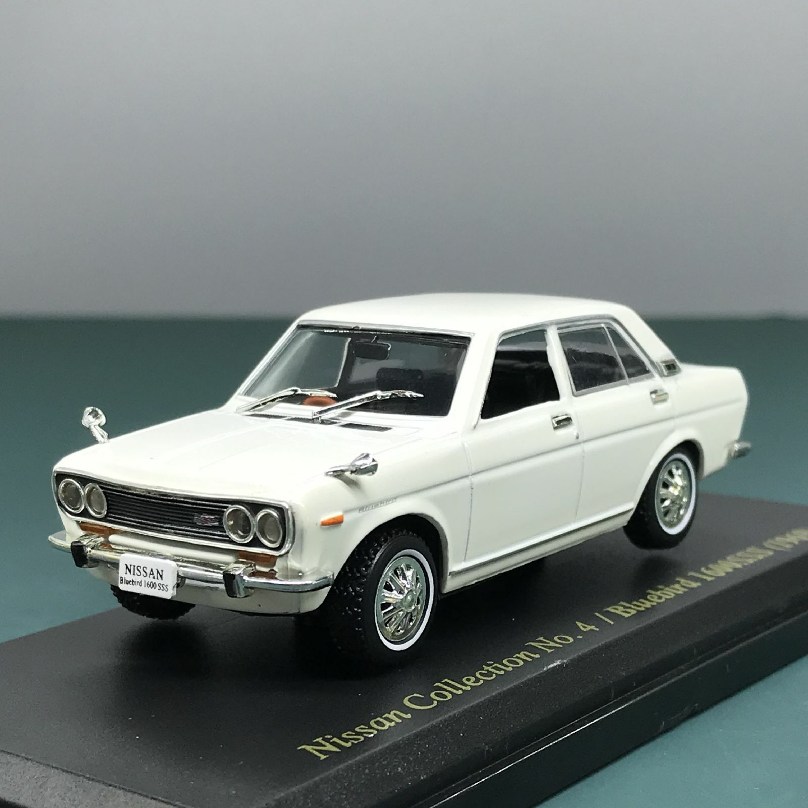 Mini Car Nissan Bluebird 1600 SSS 1969 1/43 Scale Box Display Diecast vol 4