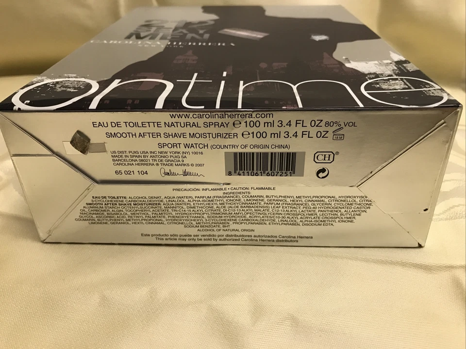 Carolina Herrera 212 性感男式 3 件 礼品套装,3.4 喷雾 + 剃须后 + 手表 — 第 3/3 张图片