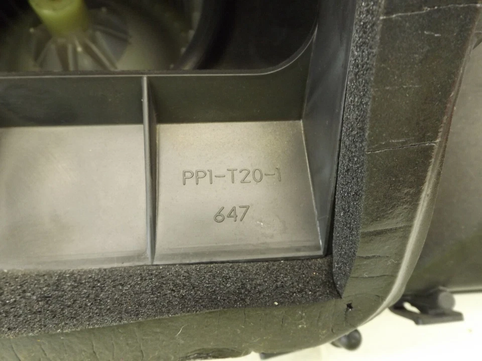 2007–2009 Cadillac SRX HVAC Blower Motor Housing Assembly with Motor Used OEM - Изображение 2 из 4