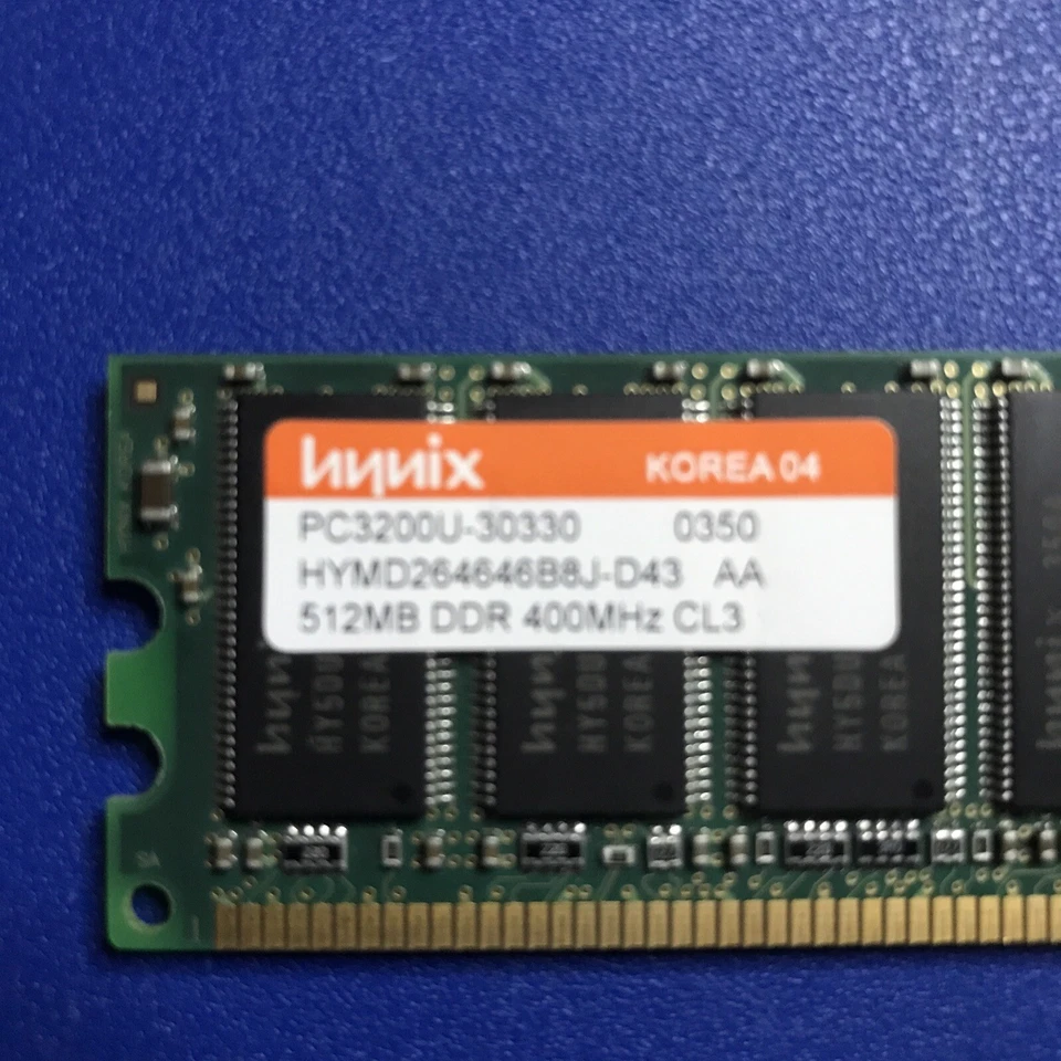 Tarjeta de memoria RAM HYNIX HYMD264646B8J-D43 512MB DDR 400Mz PC3200U-30330. Corea. En muy buen estado Foto 2 de 3