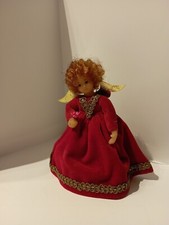 Engel stehend, Wachskopf, rotes Samtkleid