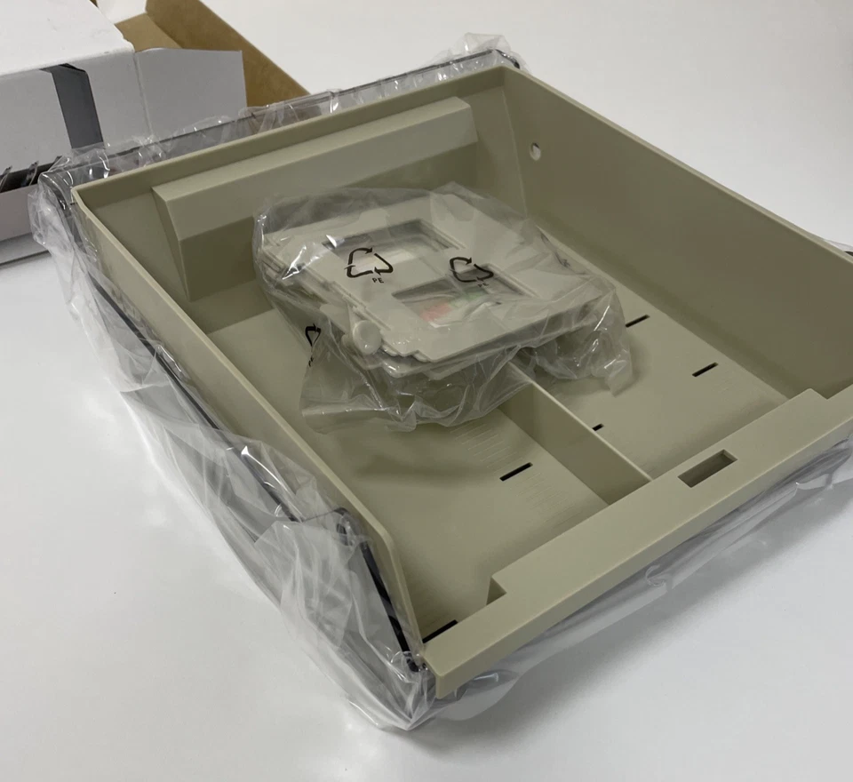 3.5" Floppy Disk Holder Storage Box With Keys - Holds 80 Disks - New Old Stock. - Image 3 of 4