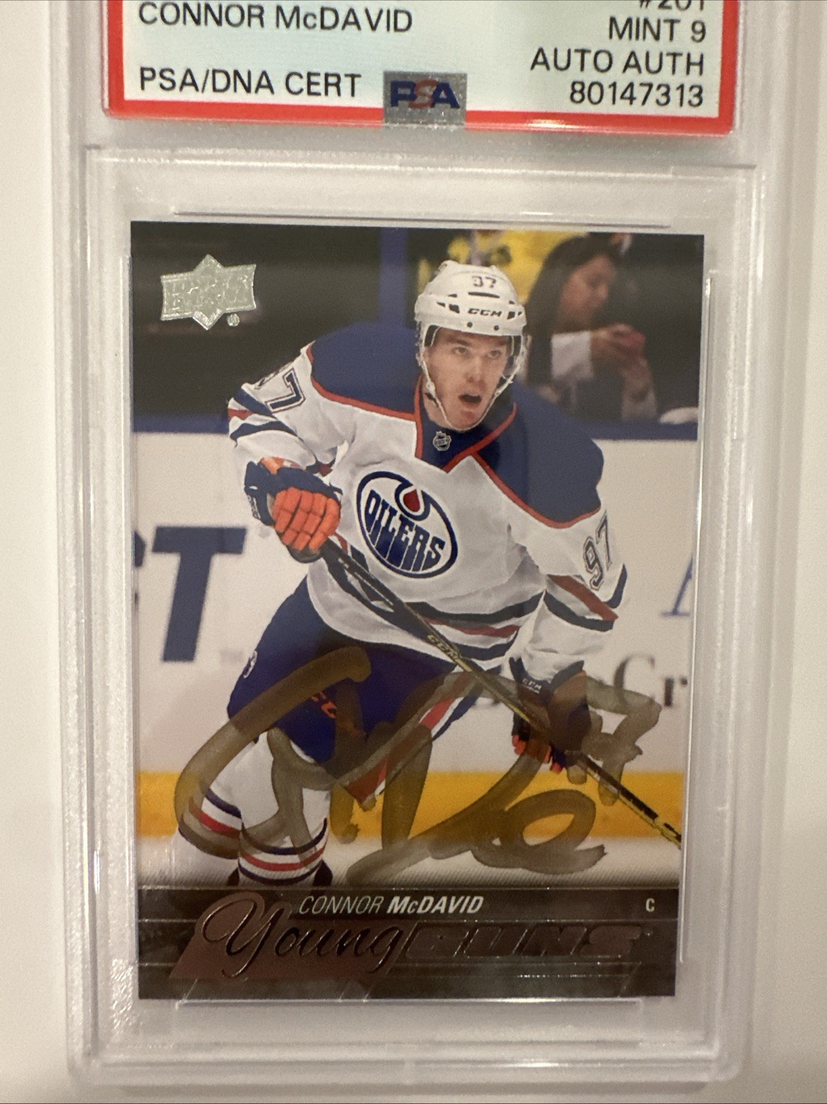 2015-16 Upper Deck Young Guns Connor McDavid Oilers Rookie card PSA 9 Auto #201 view 4