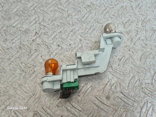 Porte-ampoule de feu arrière