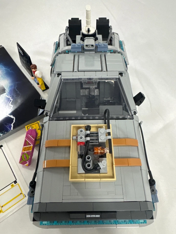 LEGO 10300 Back to the Future Time Machine With Instructions - Image 2 of 4