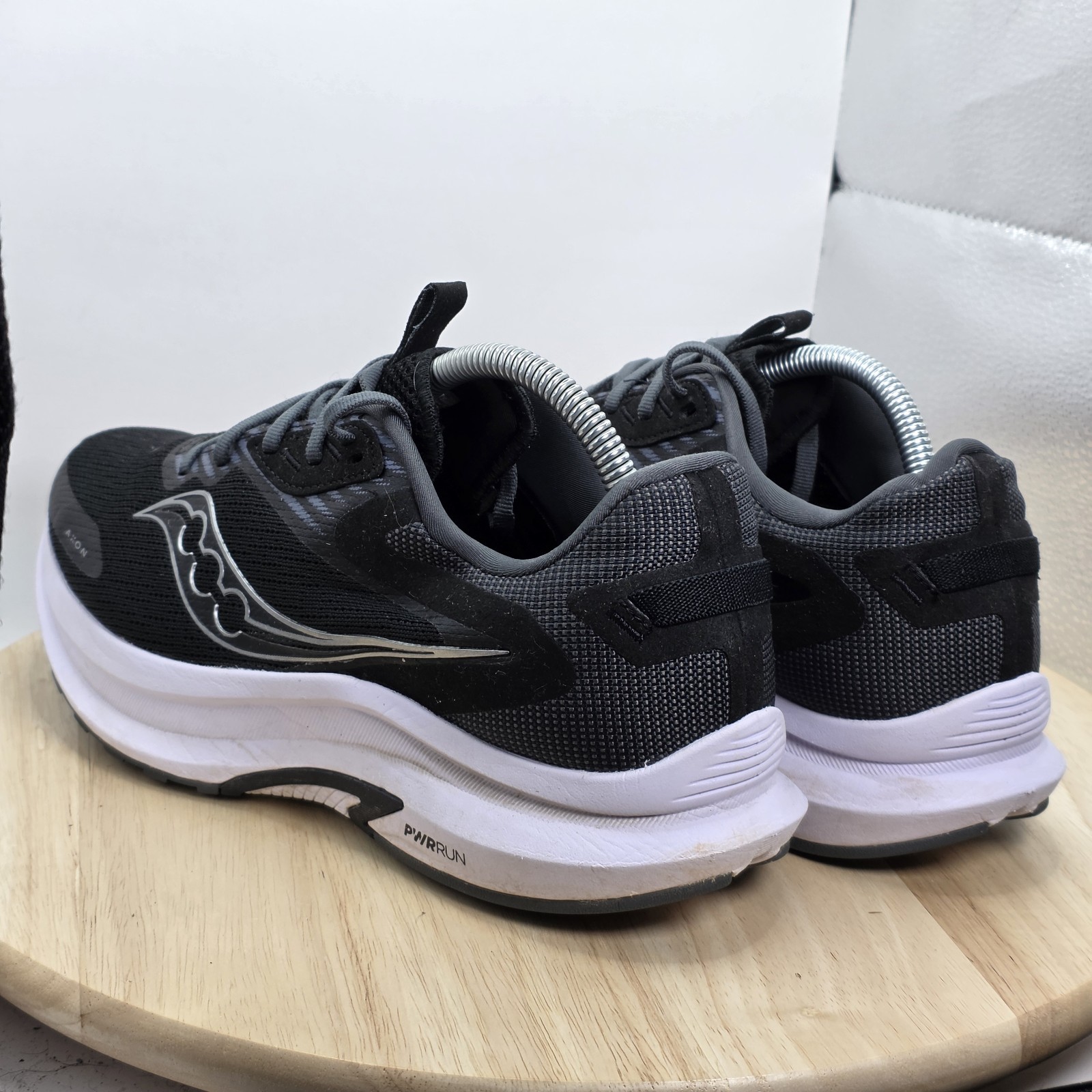 Womens Size 11 - Saucony Axon 2 Running Shoe Black/White  PWRRUN EUC S10732-05 thumbnail 7