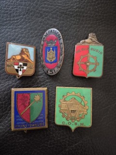 France 1939 1945: Lot de 6 Insignes à identifier.
