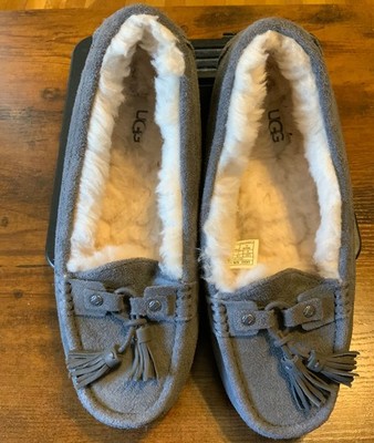UGG Womens gray moccasin/slippers size 9  1116030
