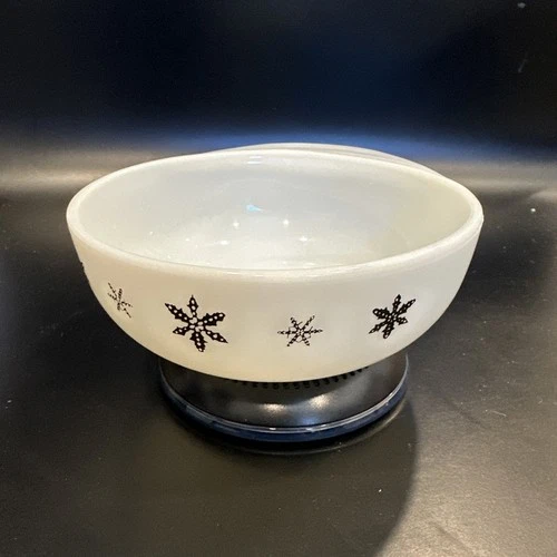 Vintage JAJ Pyrex Snowflake (1958) Soup Bowl black on white