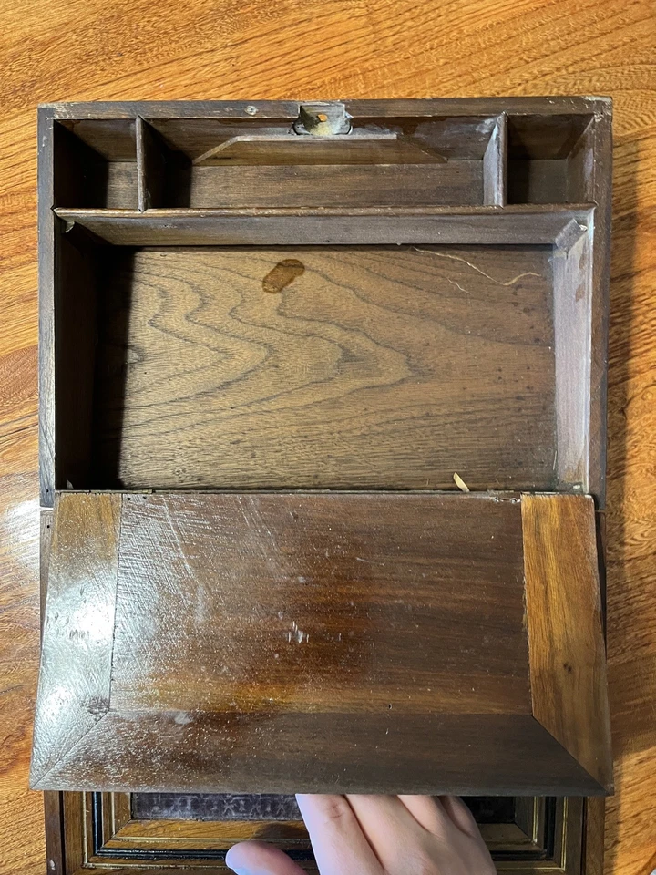 Escritorio portátil antiguo de 1800 Foto 4 de 4