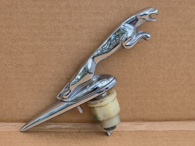 02-08 JAGUAR X-TYPE OEM FACTORY CHROME LEAPING CAT HOOD ORNAMENT W/ MOUNTING NUT