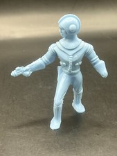 VINTAGE ARCHER / GLENCOE SPACEMAN FIGURE -3.5" hard plastic