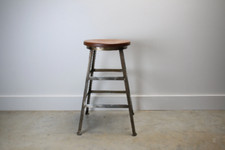 Sgabello industriale vintage fatto in casa