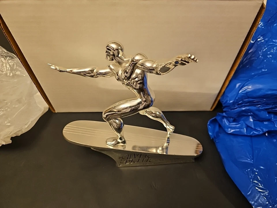 Creative License Presents Silver Surfer Special 30th Anniversary Sculpture - Image 4 of 4