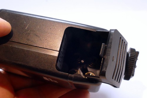 Nikon SB-18 Flash speedlight with damaged shoe - still works - Picture 11 of 12