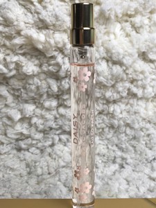 marc jacobs daisy spray pen