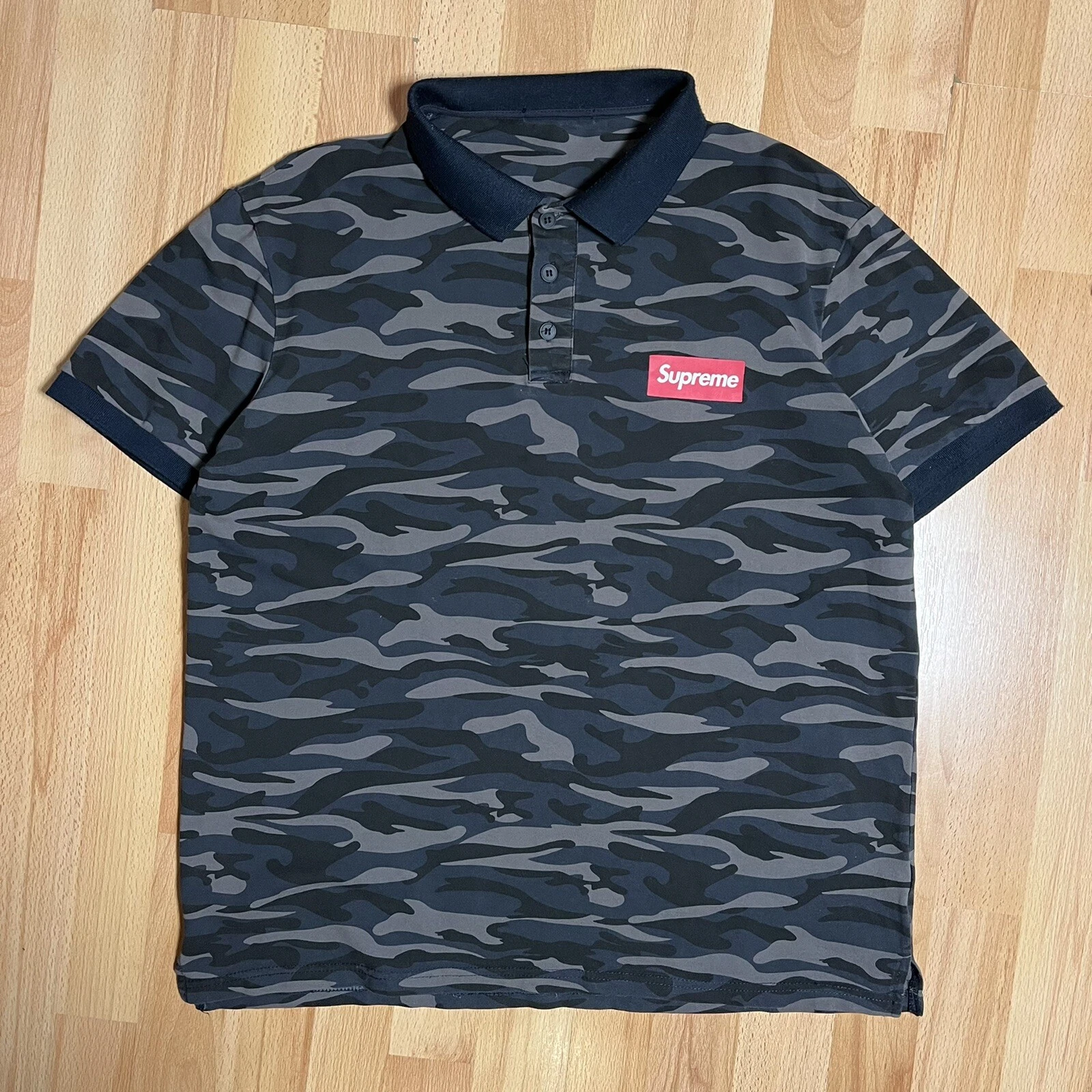 Polo t shirt Supreme taille M homme camouflage