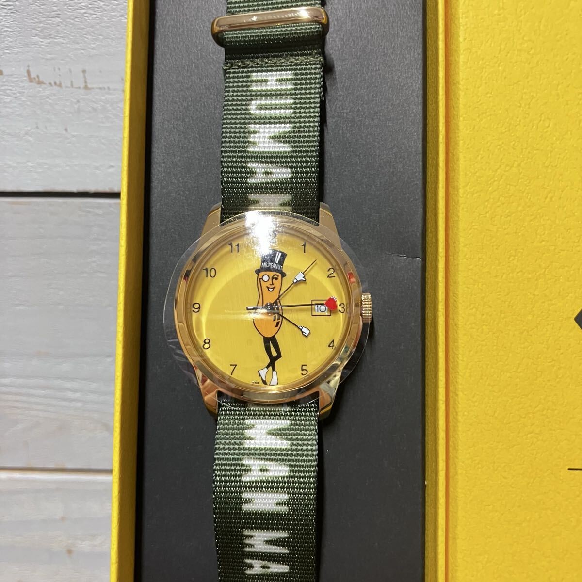 HUMAN MADE Mr.Peanut Military Watch \"Ye… Human Made Men's Watch Mr.PEANUT Military Watch SS Strap Yellow