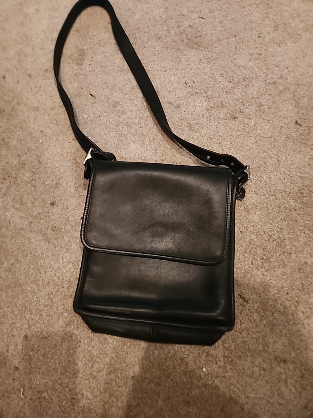 Coach 9144 Vintage Legacy Black Leather Messenger Flap Crossbody Bag. Purse
