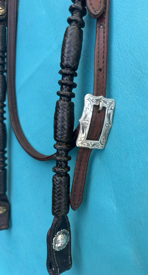 Cabecero vintage de cuero flamenco y canguro de plata de ley Foto 3 de 4