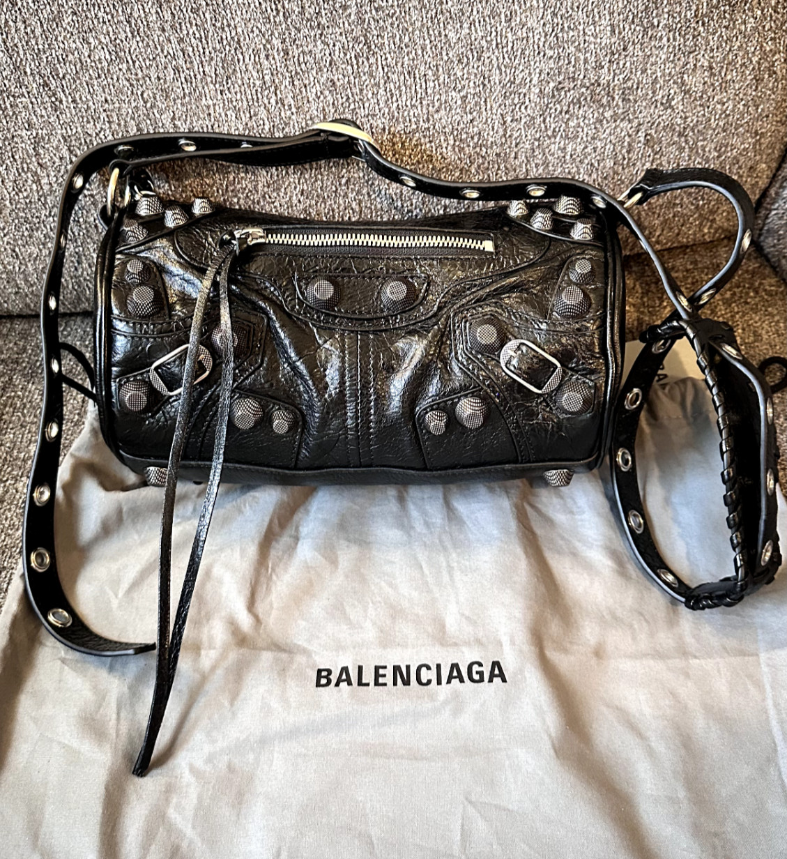 UNWORN & EXCELLENT!! Balenciaga Unisex Le Cagole Cylinder Bag