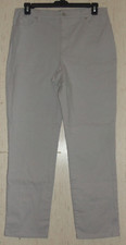 NWT WOMENS Gloria Vanderbilt Amanda LIGHT GRAY FIVE POCKET JEANS SIZE 14
