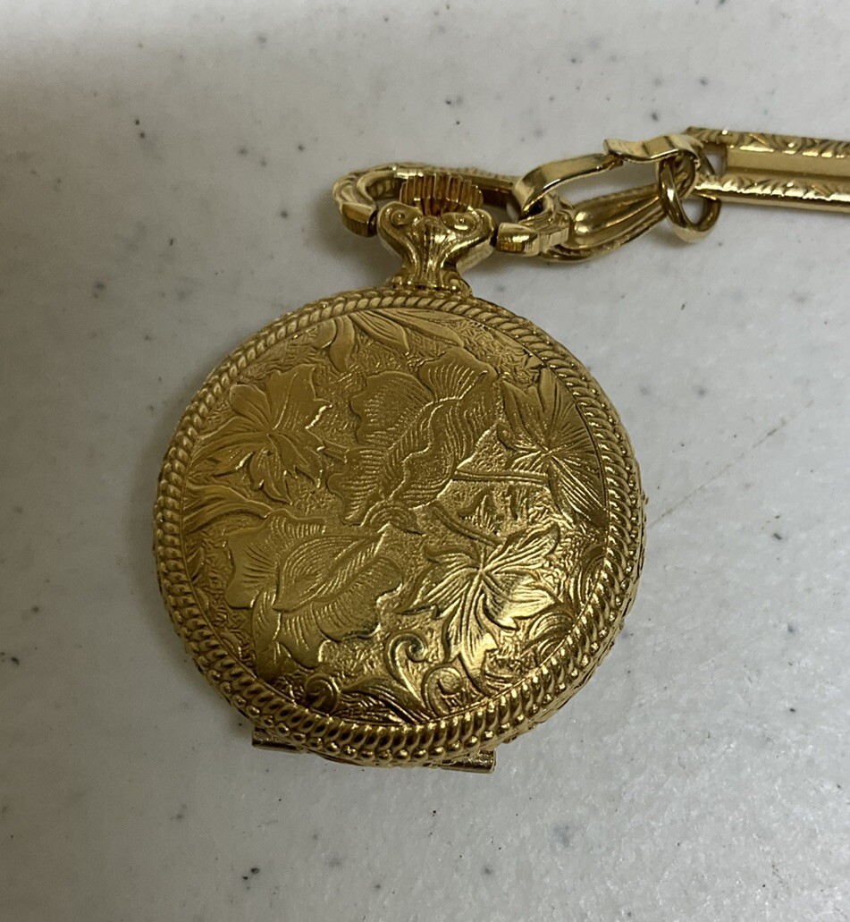 Caravelle 7 Jewel Pocket Watch on a Necklace Working IY302 Caravelle 7 Jewel Pocket Watch on a Necklace Working IY302