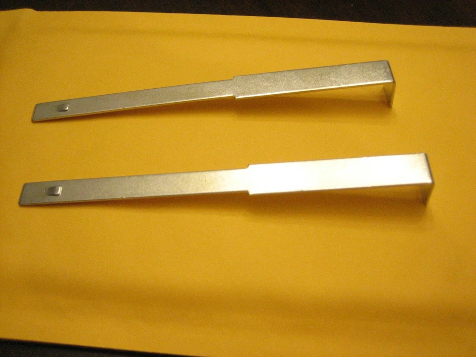 Clarion 2 DIN Radio for Removal Keys In-Dash Tool - Image 4 of 4