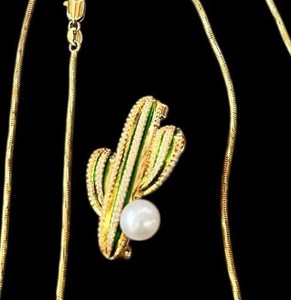 Authentic #0001:Gold-plated Saguaro Cactus and Pearl Brooch Necklace Set 金属镀金萨瓦罗仙人掌加珍珠胸针项链