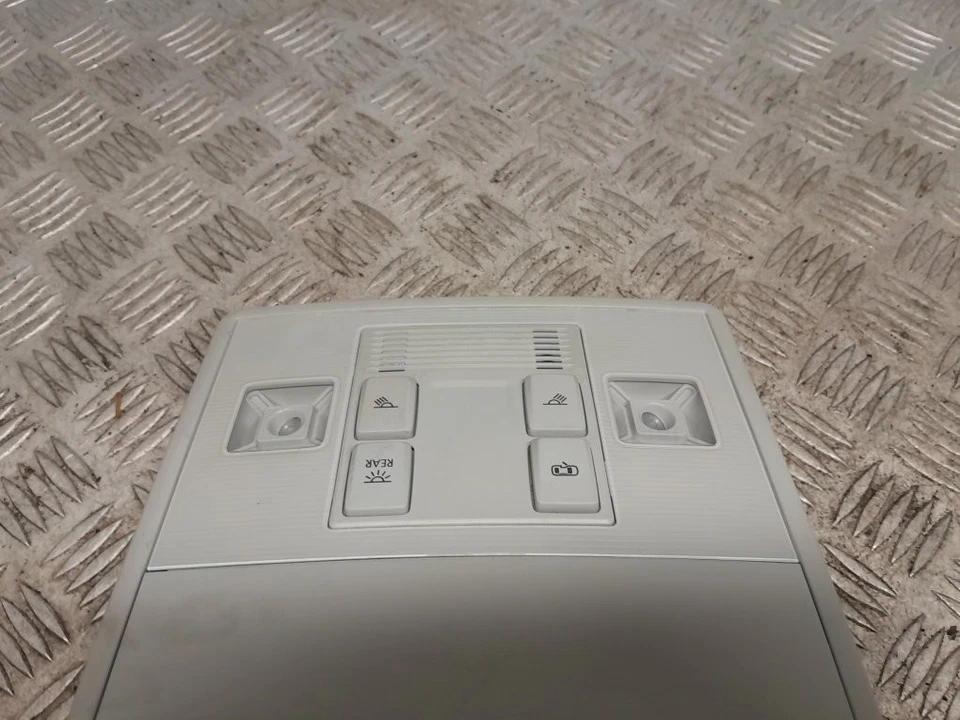 SKODA SUPERB/VW INTERIOR LIGHT PANEL ESTATE 5 DOOR 5Q0951172 2015-2022  - Image 2 of 4