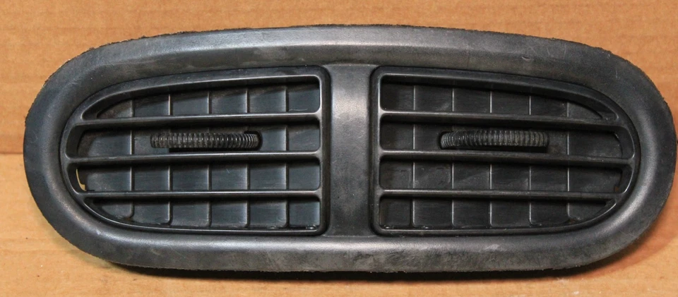 1993-1997 Honda Civic Del Sol Dash Dual Air Vent Assembly Center Black OEM - Image 3 of 4