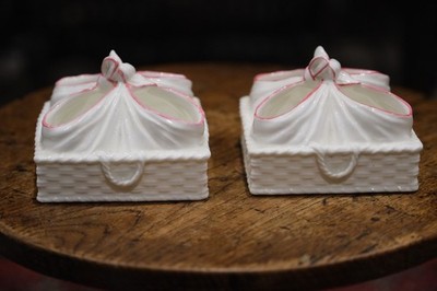 Paar Vintage japanische Keramik Schleife Form Tisch Ordnung Korbgeflecht rosa Borte
