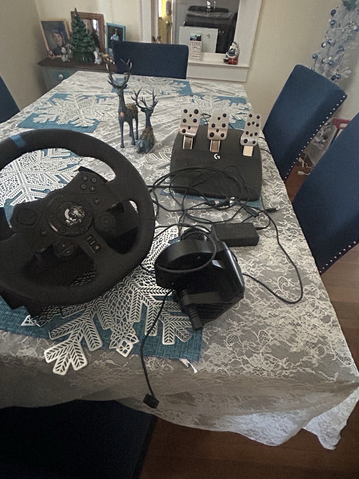 Logitech G923 Racing Wheel and Pedals Trueforce Sim Driving Wheel