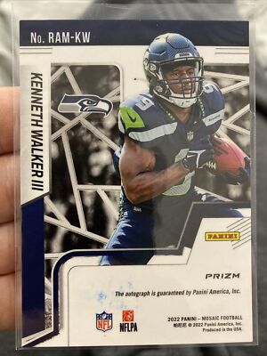 Kenneth Walker III 2022 Panini Mosaic Rookie Auto Mosaic RC