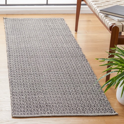 SAFAVIEH Montauk MTK717D Handwoven Ivory / Black Rug - Picture 3 of 17