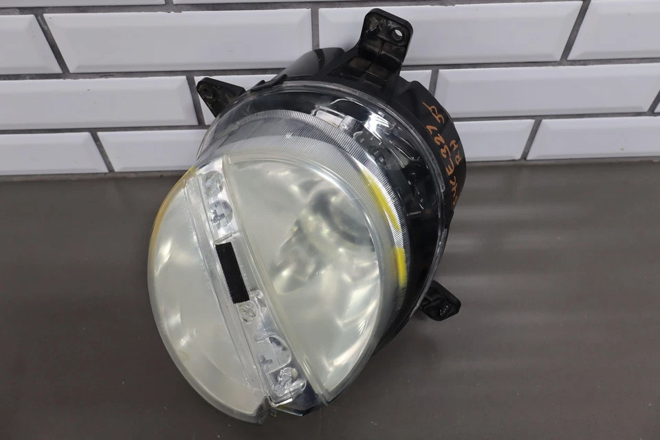 Lámpara de faro de pasajero derecho Chevy SSR 2003-2006 OEM *Hazy* Foto 2 de 4