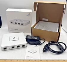 Ubiquiti UniFi Security Gateway Router Gigabit Ethernet USG
