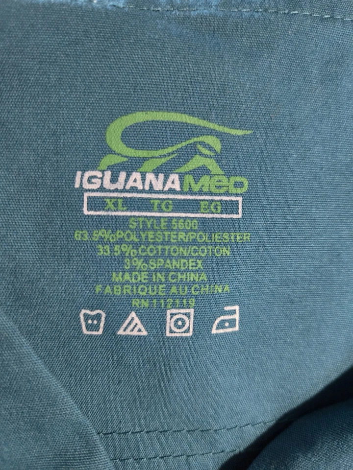 Blusa Médica Iguana Med Talla XL-Verde azulado con Borde Azul Marino-Pecho 24"/L 27" Foto 3 de 4