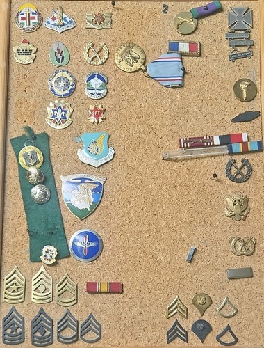 Vintage US Army&Air Force Insignia Lot - 172nd Inf AK, REDCOM, CIB&Expert Medals