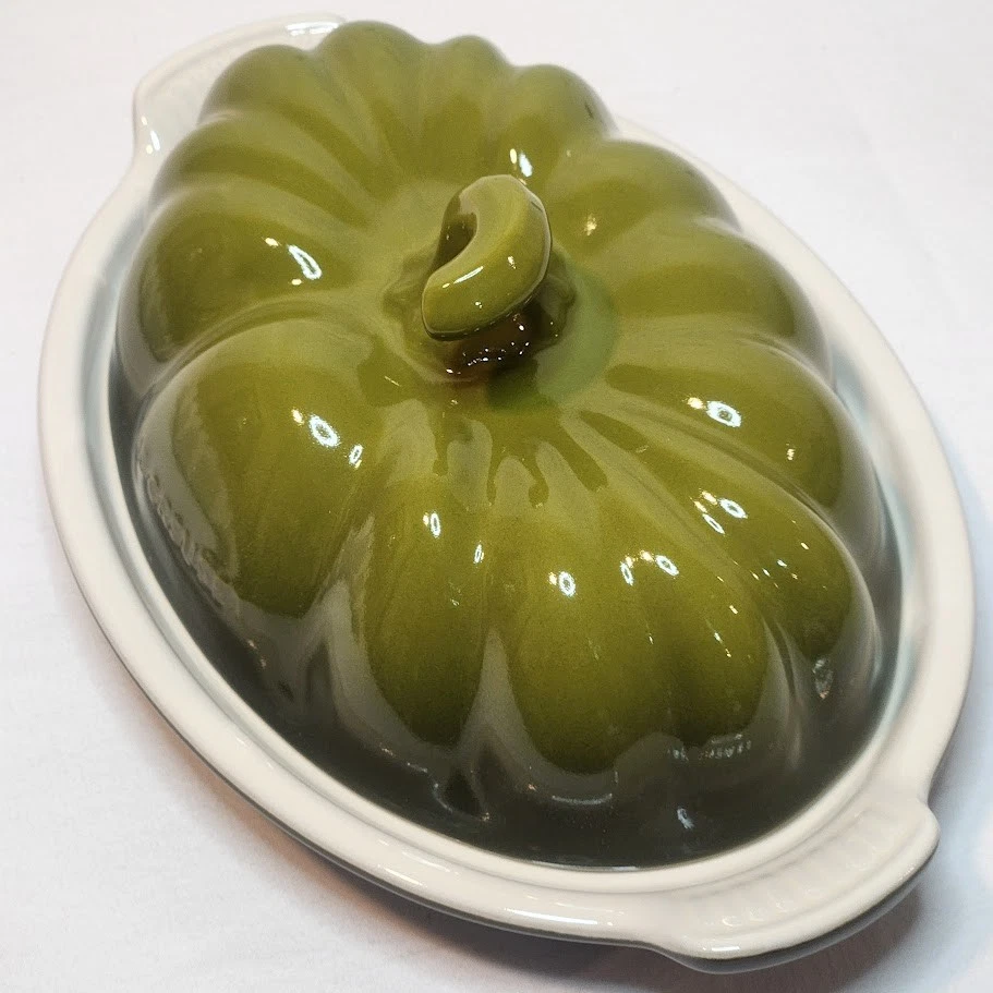 Bandeja para servir queso plato mantequilla cubierta calabaza verde oliva Le Creuset nuevo en paquete Foto 3 de 4